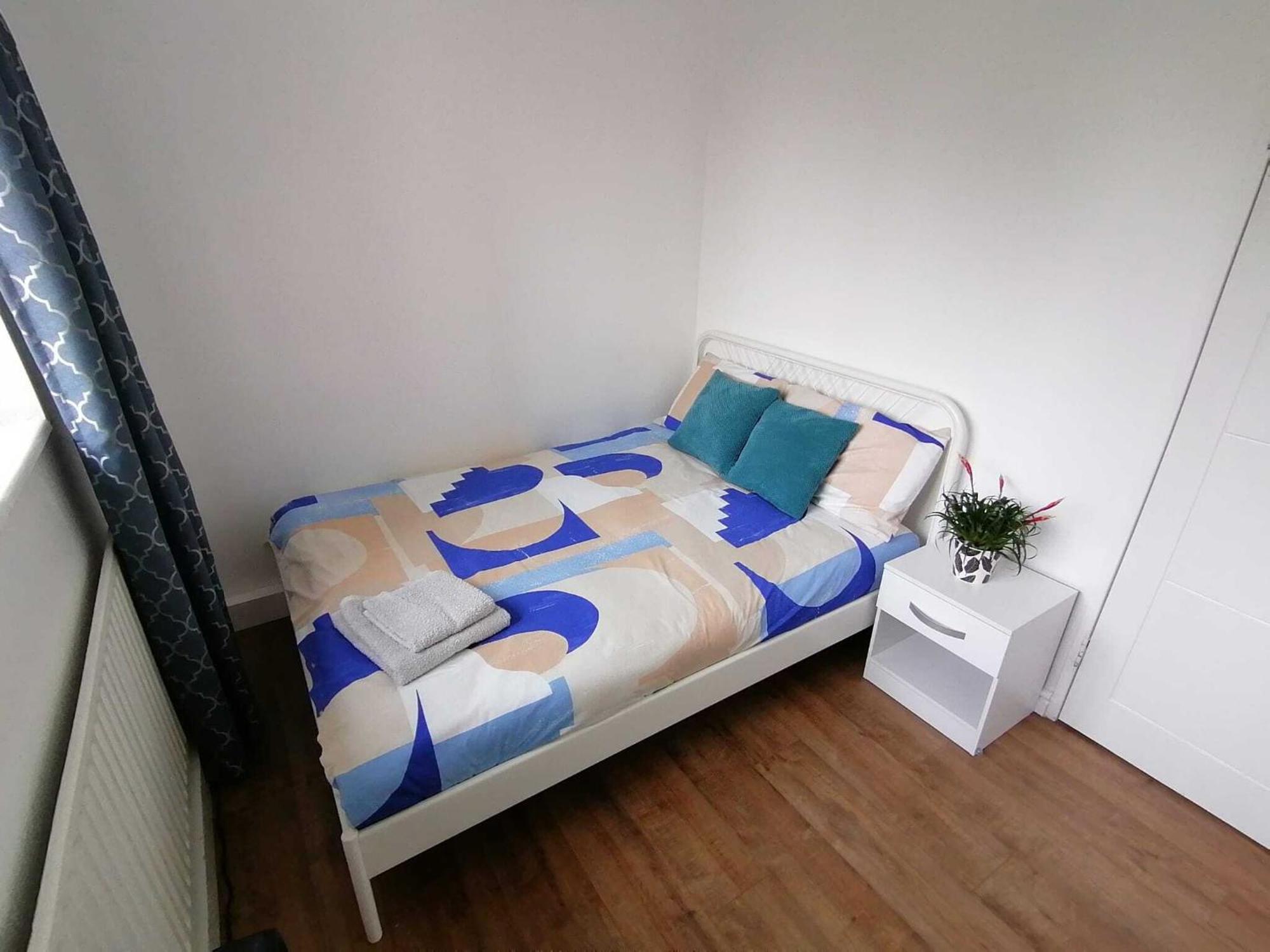 White City Apartment, Your London Stay Exterior photo